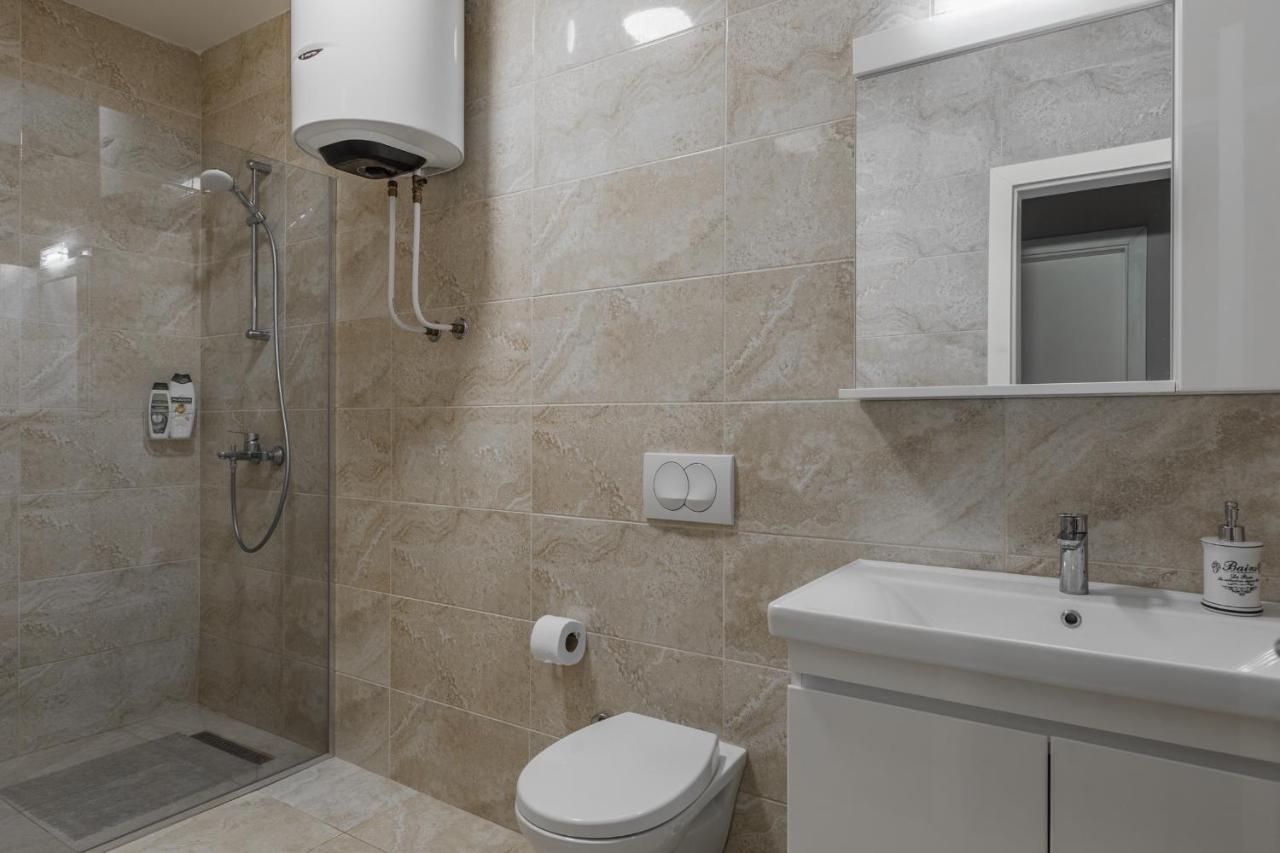 פרישטינה Bleri Apartment, 2 Bedroom, Free Parking מראה חיצוני תמונה